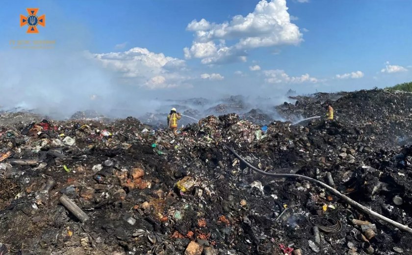 Ліквідували займання близько восьми годин : у Підгородному спалахнув полігон побутових відходів